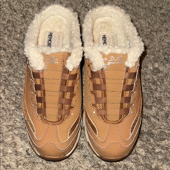 🖤SKECHERS TAN/ CREAM AIR-COOLED MEMORY FOAM FUR MULES SIZE 9🖤 - Picture 1 of 8